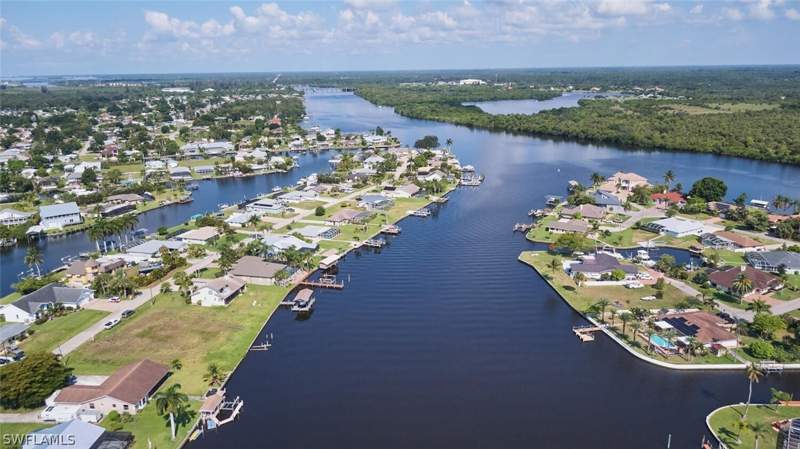 4 bedroom SingleFamilyResidence at 13350 Marquette Blvd, Fort Myers Shores, Fort Myers — photo 4