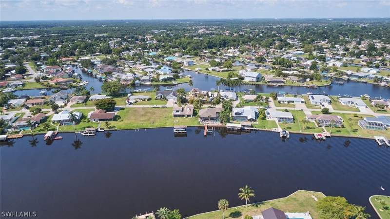 4 bedroom SingleFamilyResidence at 13350 Marquette Blvd, Fort Myers Shores, Fort Myers — photo 5