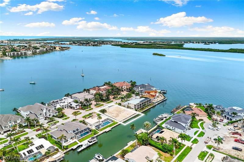 5 bedroom SingleFamilyResidence at 1285 Orange Ct, Marco Island, Marco Island — photo 5