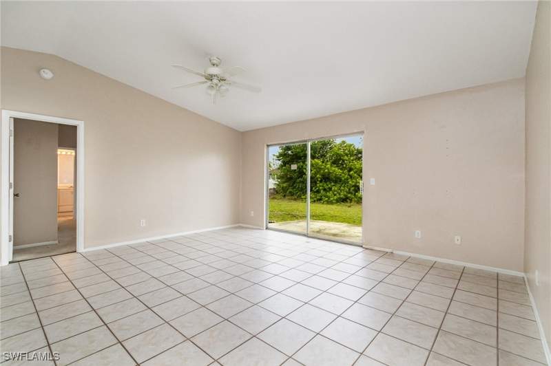 3 bedroom SingleFamilyResidence at 302 NE 10th Ter, Cape Coral, Cape Coral — photo 2
