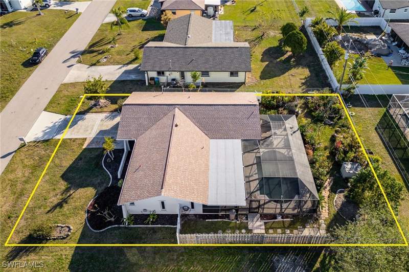 3 bedroom SingleFamilyResidence at 1404 SE 22nd Ter, Cape Coral, Cape Coral — photo 2