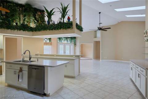 3667 Liberty Sq, Fort Myers FL - photo 7 of 46