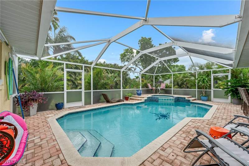 3 bedroom SingleFamilyResidence at 2812 SW 29th Ave, Cape Coral, Cape Coral — photo 4