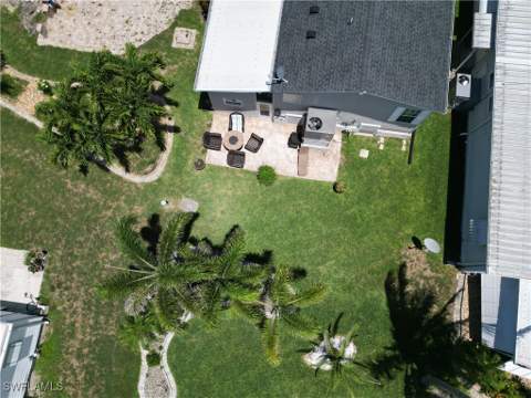 11341 Bayside Blvd, Fort Myers Beach FL - photo 7 of 35