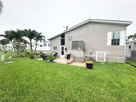 11341 Bayside Blvd, Fort Myers Beach FL - photo 9 of 35