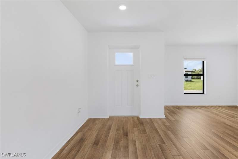 4 bedroom SingleFamilyResidence at 825 Gen D Macarthur Ave, Labelle, Labelle — photo 3