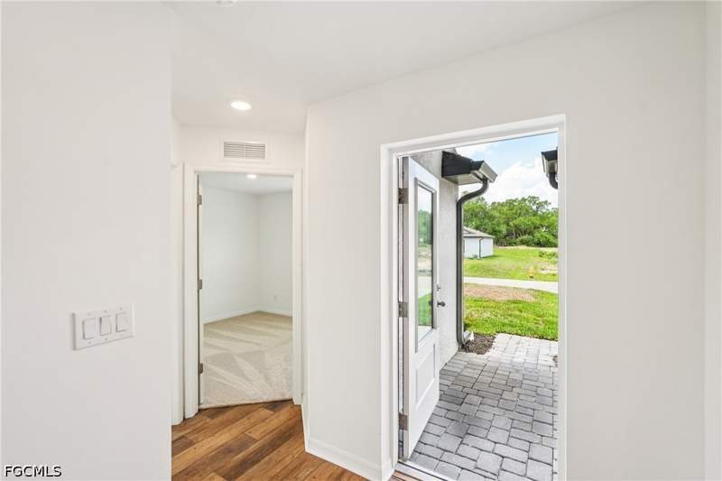 5 bedroom SingleFamilyResidence at 861 Gen D Macarthur Ave, Labelle, Labelle — photo 5