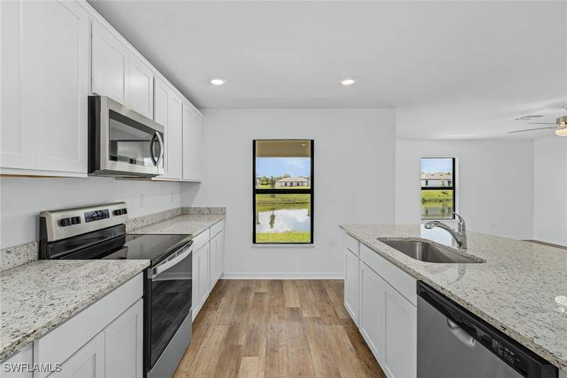 5 bedroom SingleFamilyResidence at 868 Gen D Macarthur Ave, Labelle, Labelle — photo 2