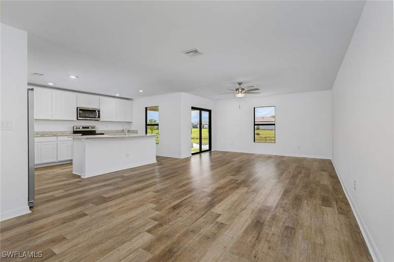 5 bedroom SingleFamilyResidence at 868 Gen D Macarthur Ave, Labelle, Labelle — photo 5