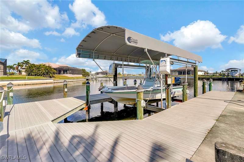 5 bedroom SingleFamilyResidence at 3231 Embers Pkwy W, Cape Coral, Cape Coral — photo 2