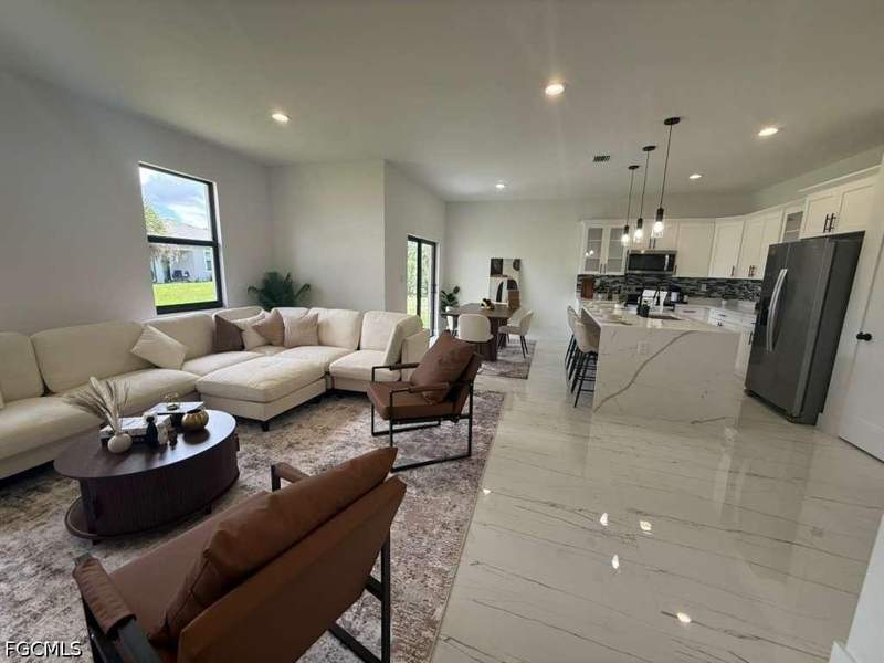 3 bedroom SingleFamilyResidence at 6010 Acorn Cir, Port Labelle, Labelle — photo 3