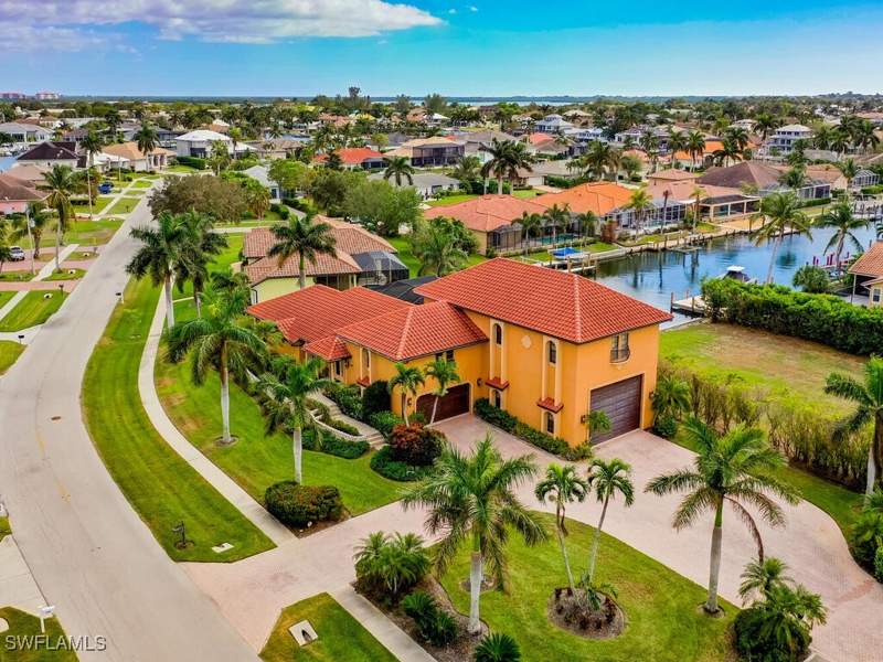 4 bedroom SingleFamilyResidence at 1601 Rainbow Ct, Marco Beach, Marco Island — photo 2