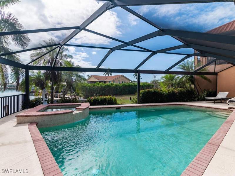 4 bedroom SingleFamilyResidence at 1601 Rainbow Ct, Marco Beach, Marco Island — photo 4