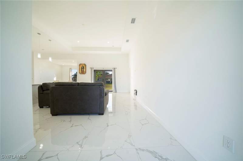 3 bedroom SingleFamilyResidence at 2915 5th St SW, Lehigh Acres, Lehigh Acres — photo 5