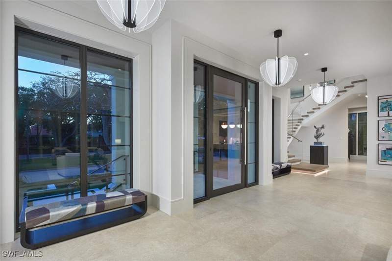 5 bedroom SingleFamilyResidence at 2021 Gordon Dr E, Aqualane Shores, Naples — photo 4
