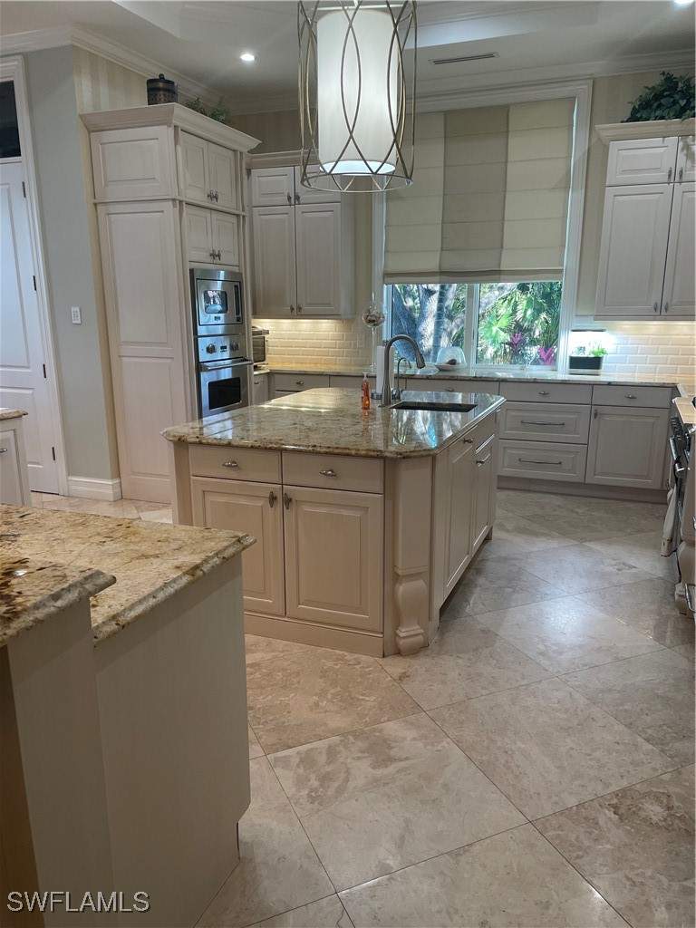 5 bedroom SingleFamilyResidence at 790 18th Ave S, Aqualane Shores, Naples — photo 3