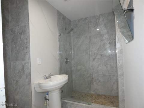 3817 Pearl St, Fort Myers FL - photo 10 of 21