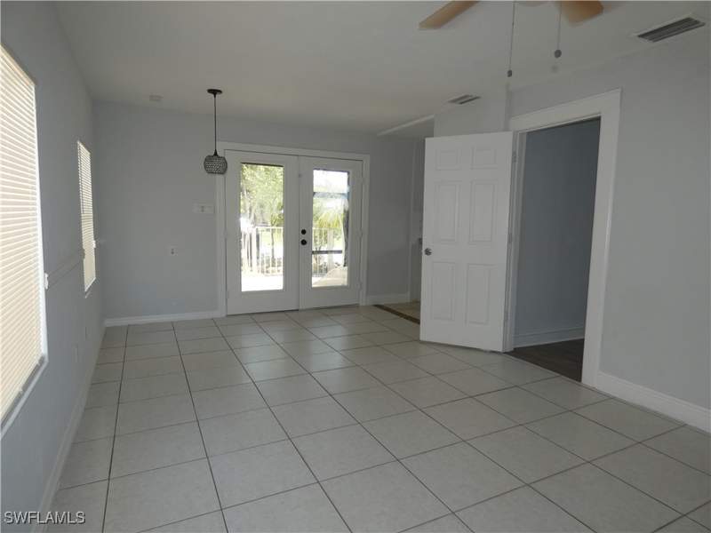 3 bedroom SingleFamilyResidence at 3817 Pearl St, Delay Park, Fort Myers — photo 5