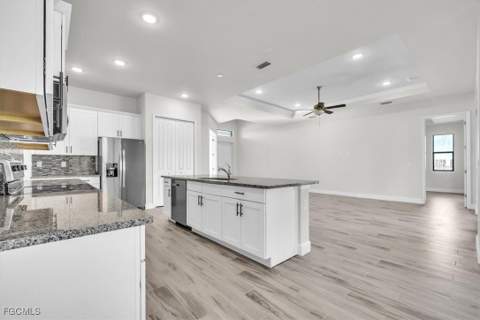 459 NE 2nd Pl, Cape Coral FL - photo 8 of 38