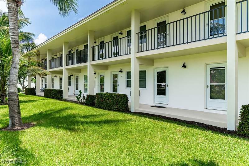 1 bedroom Condominium at 235 Seaview Ct C4, Seabreeze West, Marco Island — photo 2