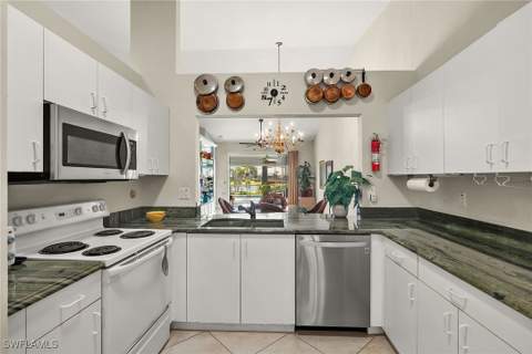 550 Captn Kate Ct 22, Naples FL - photo 9 of 38