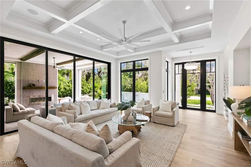 4 bedroom SingleFamilyResidence at 1191 7th Ave N, Lake Park, Naples — photo 3