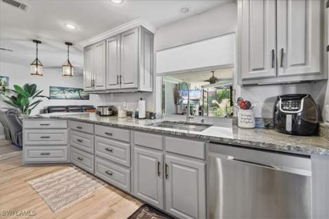 206 SE 45th Ter, Cape Coral FL - photo 12 of 28