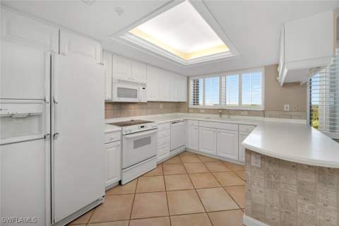 6849 Grenadier Blvd 802, Naples FL - photo 10 of 26