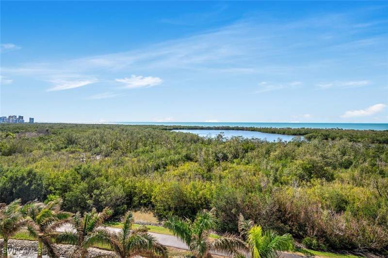 2 bedroom Condominium at 6849 Grenadier Blvd 802, St Laurent, Naples — photo 2