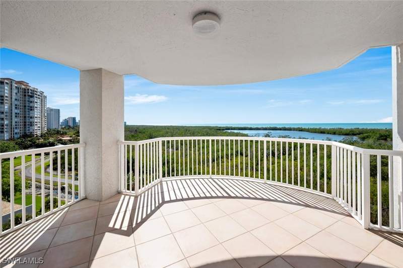 2 bedroom Condominium at 6849 Grenadier Blvd 802, St Laurent, Naples — photo 5