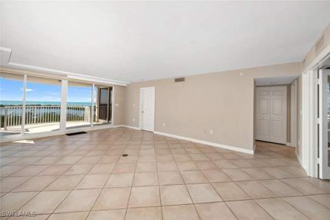 6849 Grenadier Blvd 802, Naples FL - photo 9 of 26