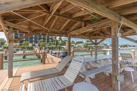 10 Tampa Pl 303, Marco Island FL - photo 23 of 30