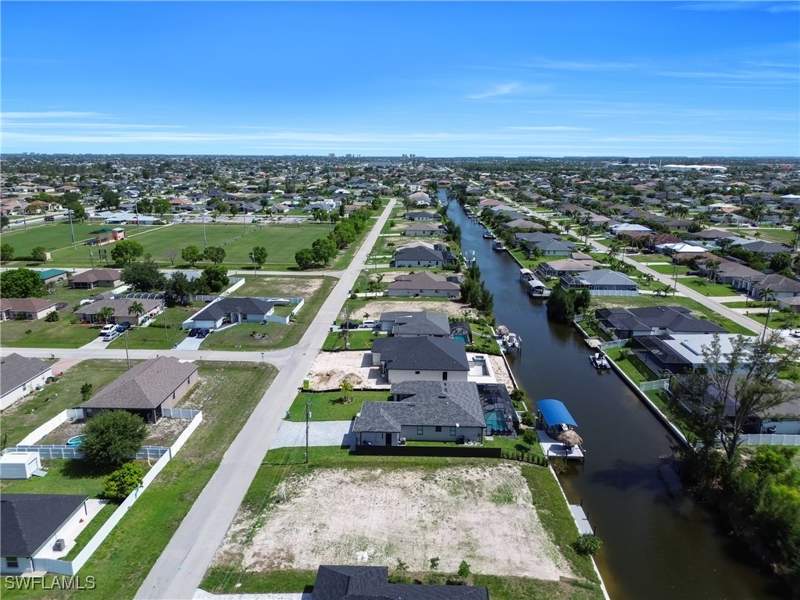 4 bedroom SingleFamilyResidence at 2518 SW 17th Ave, Cape Coral, Cape Coral — photo 4