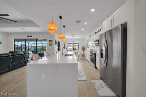 2518 SW 17th Ave, Cape Coral FL - photo 9 of 34