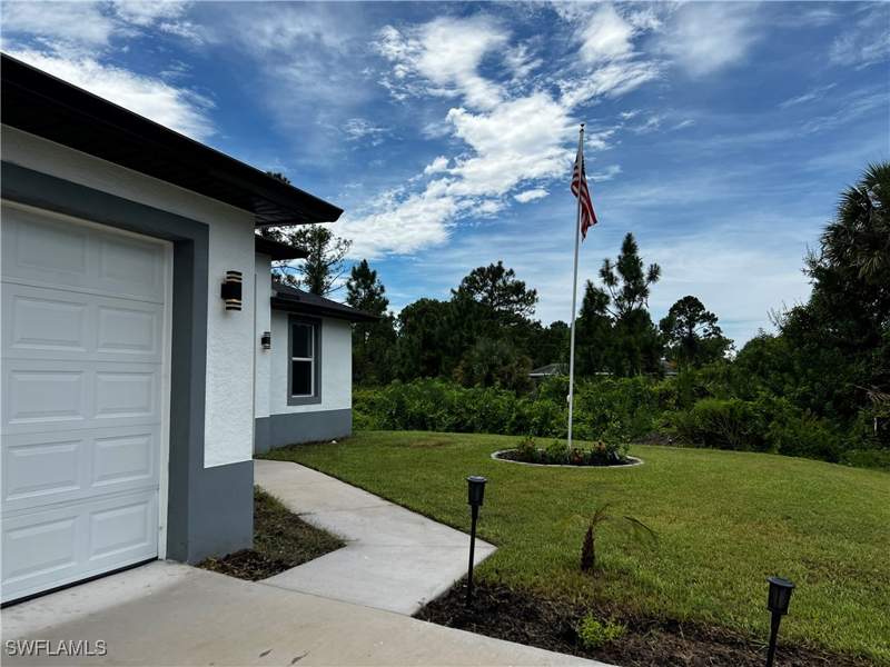 3 bedroom SingleFamilyResidence at 3313 68th St W, Lehigh Acres, Lehigh Acres — photo 4