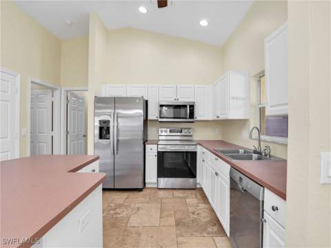 305 SE 16th Pl, Cape Coral FL - photo 6 of 33