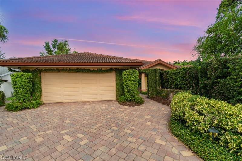 3 bedroom SingleFamilyResidence at 15854 Gleneagle Ct, McGregor Woods, Fort Myers — photo 2