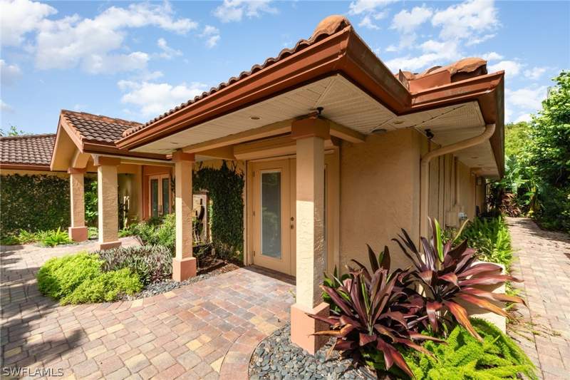 3 bedroom SingleFamilyResidence at 15854 Gleneagle Ct, McGregor Woods, Fort Myers — photo 4
