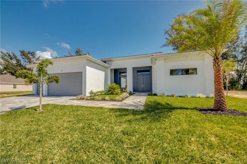 3 bedroom SingleFamilyResidence at 1502 SW 28th St, Cape Coral, Cape Coral — photo 2