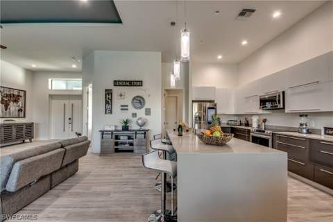 1502 SW 28th St, Cape Coral FL - photo 9 of 32