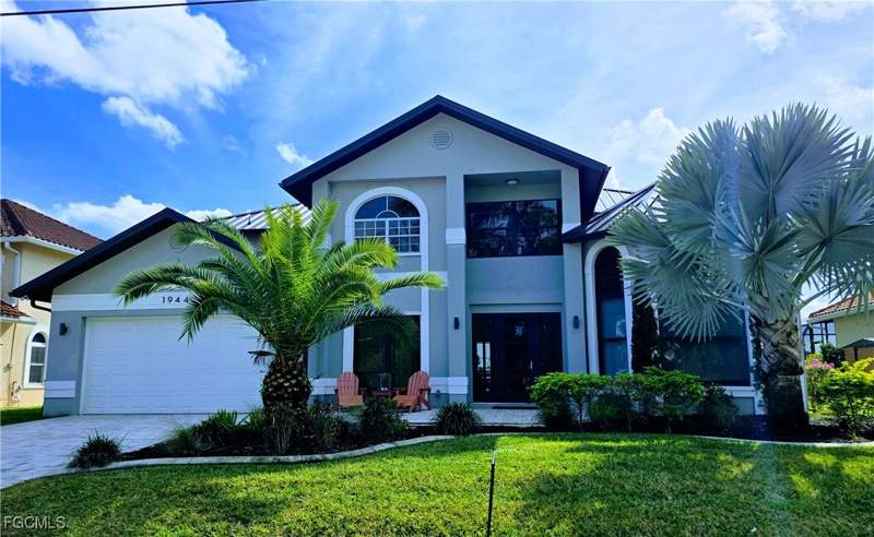 5 bedroom SingleFamilyResidence at 1944 Four Mile Cove Pky, Four Mile Cove, Cape Coral — photo 3