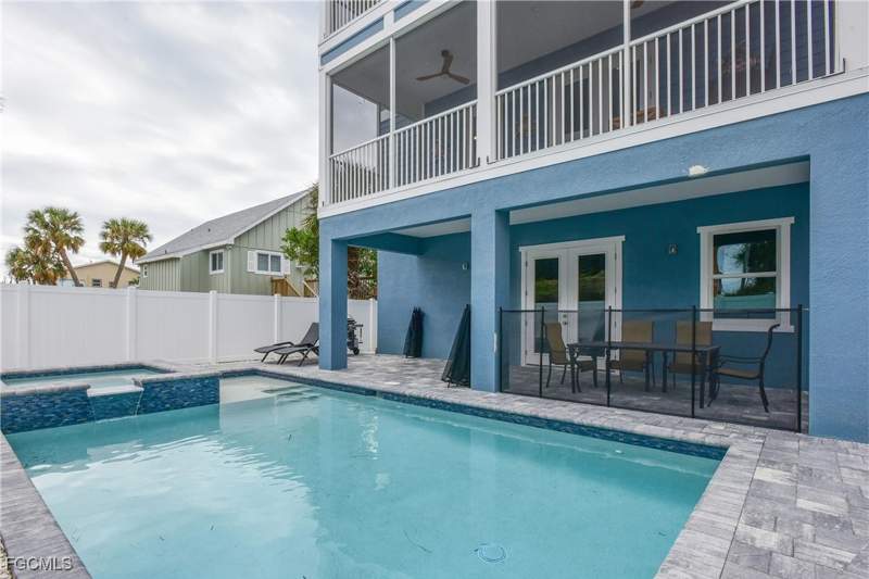 6 bedroom SingleFamilyResidence at 146 Miramar St, Miramar, Fort Myers Beach — photo 3
