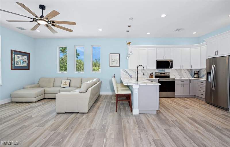 6 bedroom SingleFamilyResidence at 151 Chapel St, Seagrape, Fort Myers Beach — photo 4