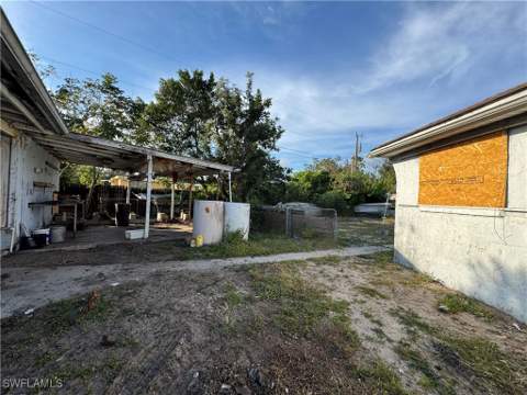8306 Suncoast Dr, North Fort Myers FL - photo 14 of 22