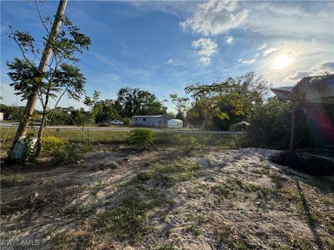 8306 Suncoast Dr, North Fort Myers FL - photo 15 of 22