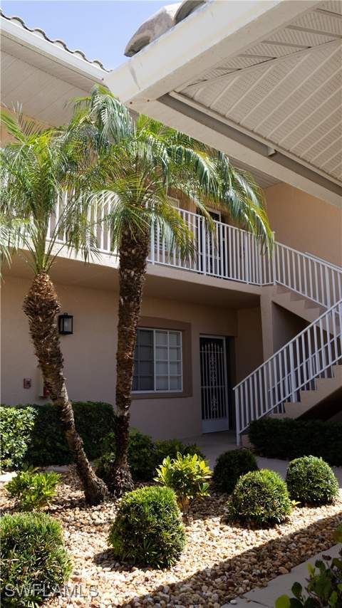 9061 Michael Cir 2, Naples FL - photo 7 of 48