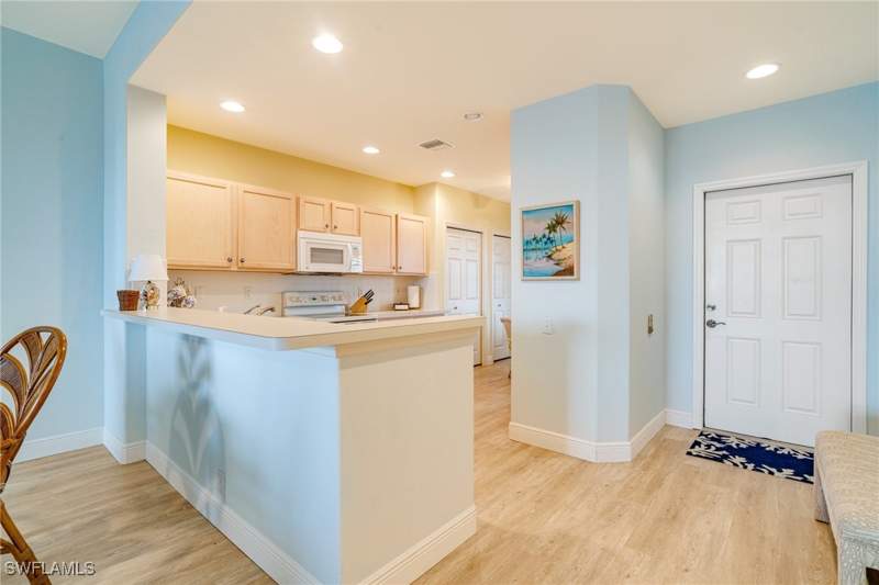 2 bedroom Condominium at 9190 Southmont Cv 306, Southmont Cove, Fort Myers — photo 2