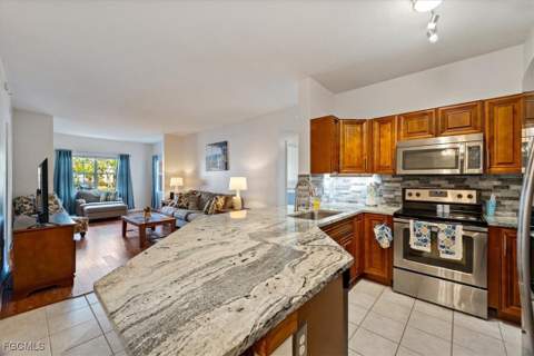 11400 Ocean Walk Cir 102, Fort Myers FL - photo 17 of 30