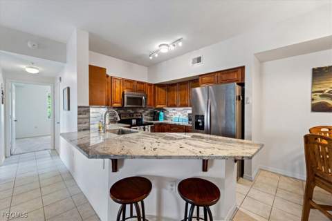 11400 Ocean Walk Cir 102, Fort Myers FL - photo 19 of 30