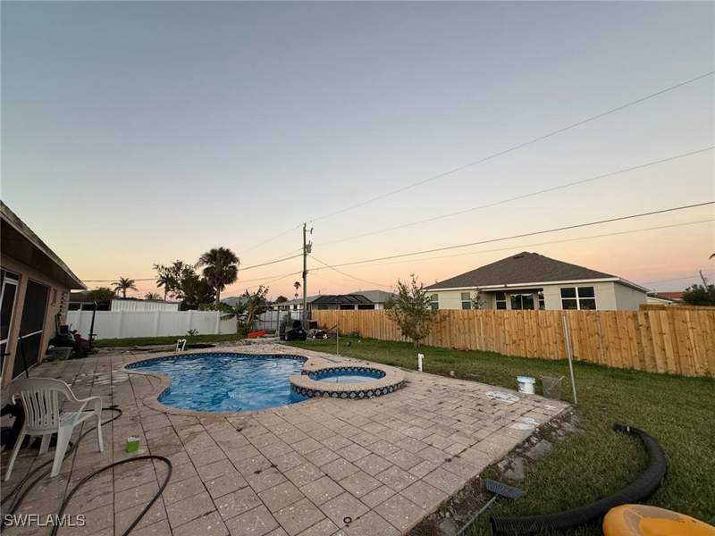3 bedroom SingleFamilyResidence at 3915 SW 1st Pl, Cape Coral, Cape Coral — photo 4